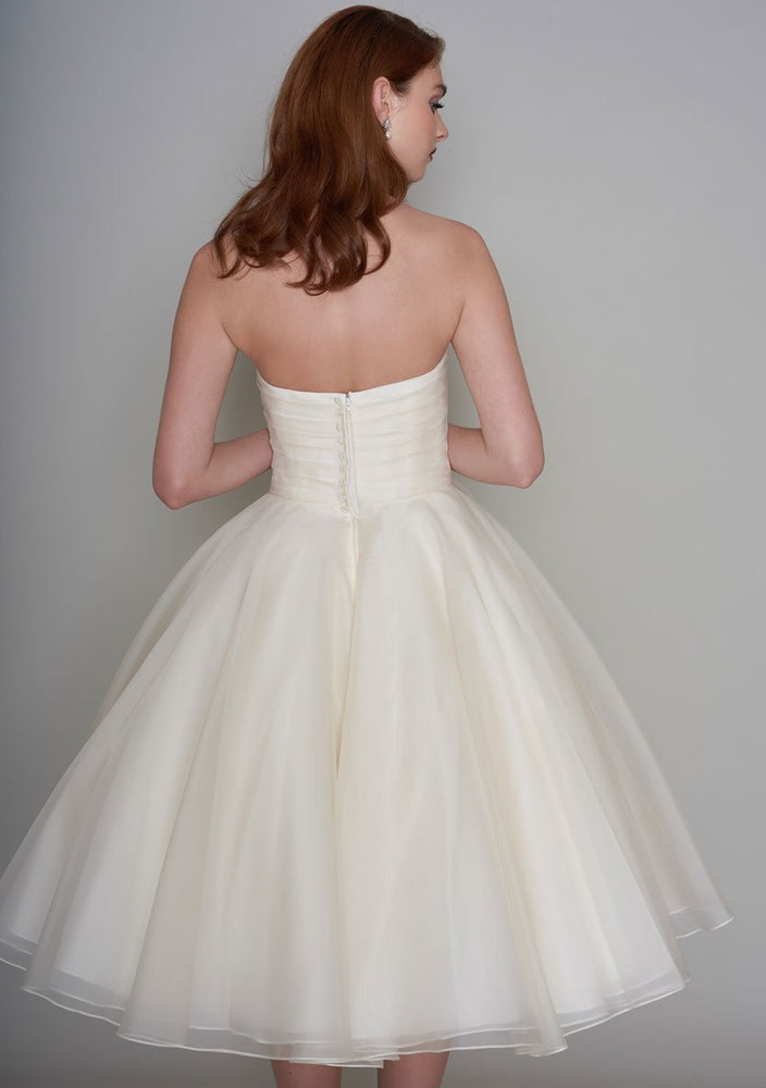 86-missy Vintage ivory organza strapless wedding gown