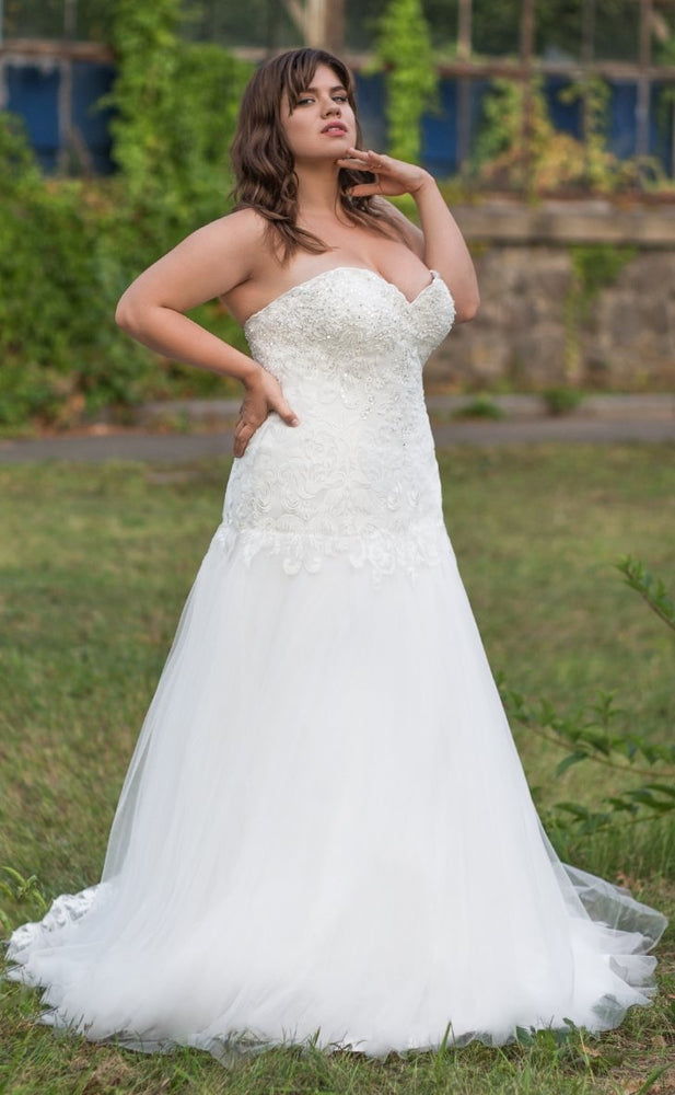 gi-eliza  Ivory fit and flare strapless bridal gown
